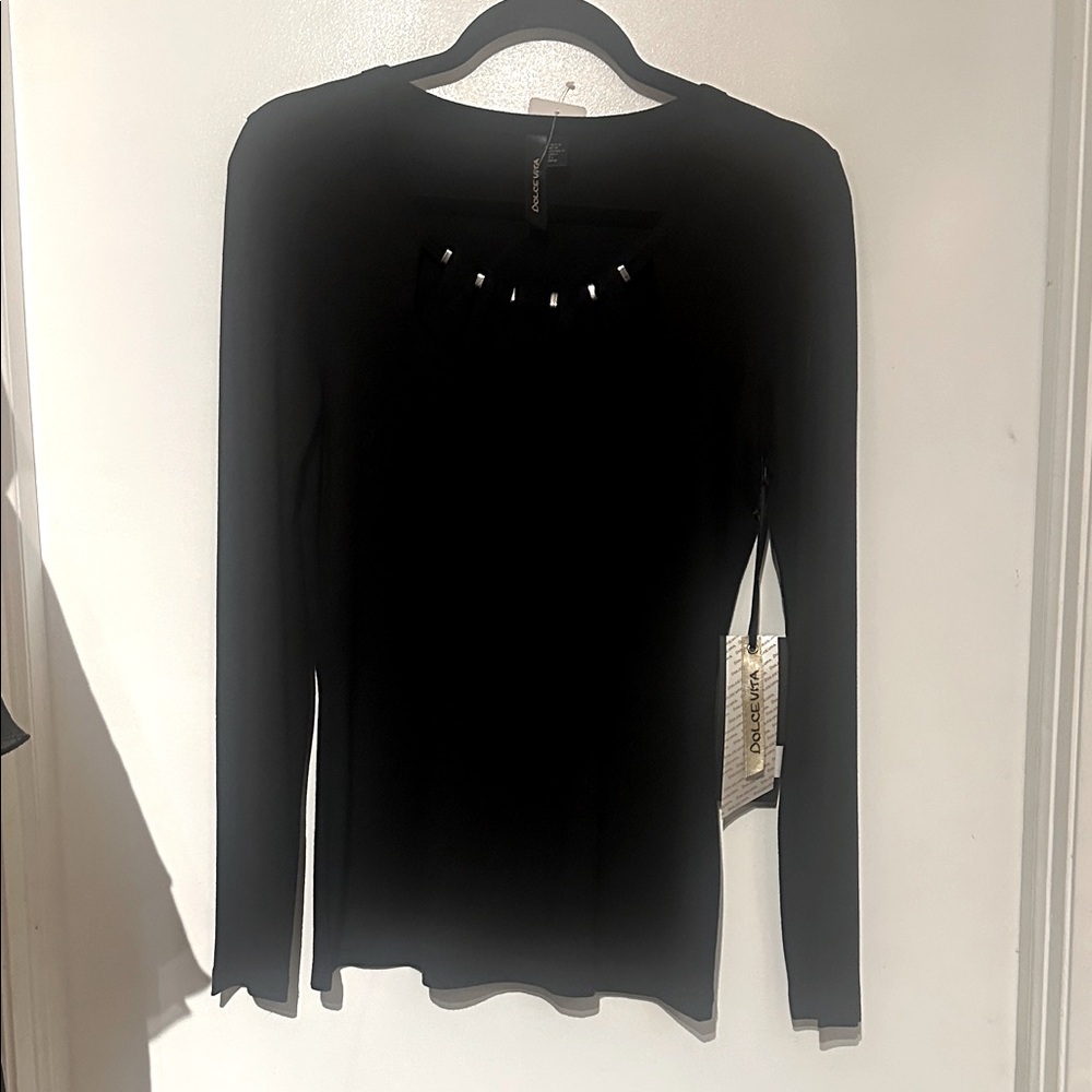🆕 Dolce Vita Black Long Sleeve Top with Beautiful Neckline! Size M- Brand New!!!
